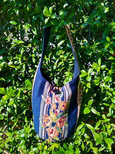 Borsa blu e rose